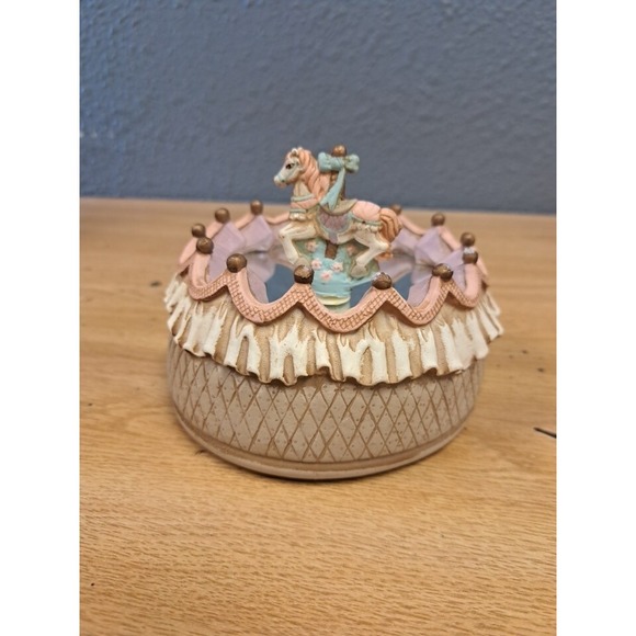 Vtg Emson Mirrored Magnetic Musical Carousel Horse Music Box. A1 - Picture 4 of 5